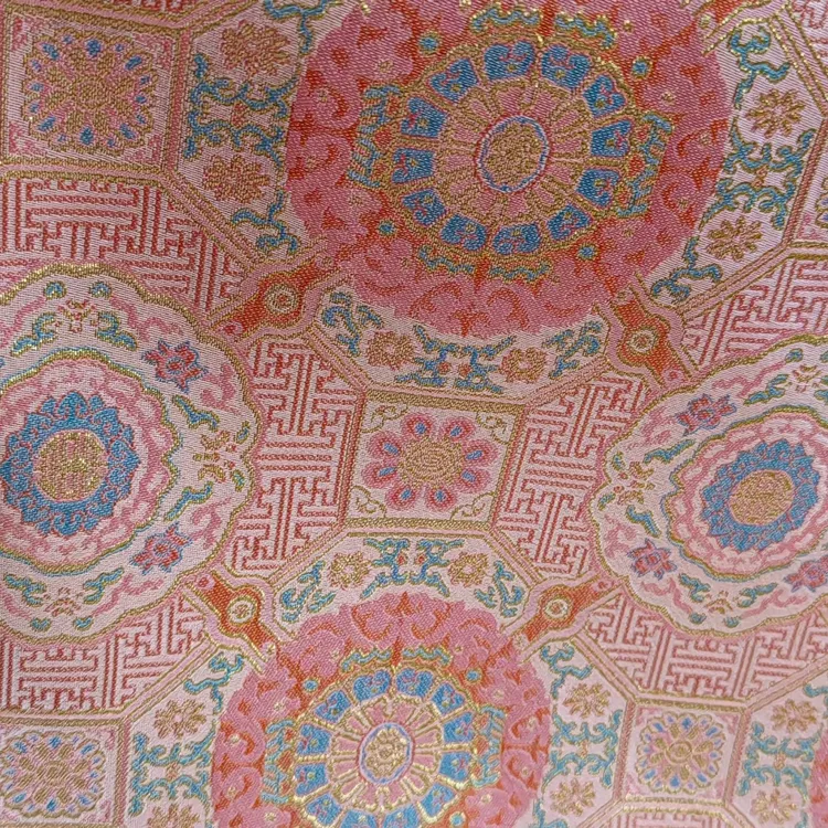 粉八达晕140幅宽织金宋锦面料