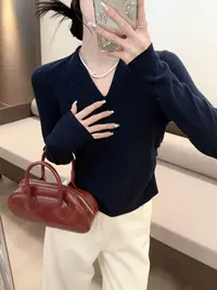 深圳南油白桃美美 V领纯色金丝长袖针织衫极简显瘦时尚打底A3247