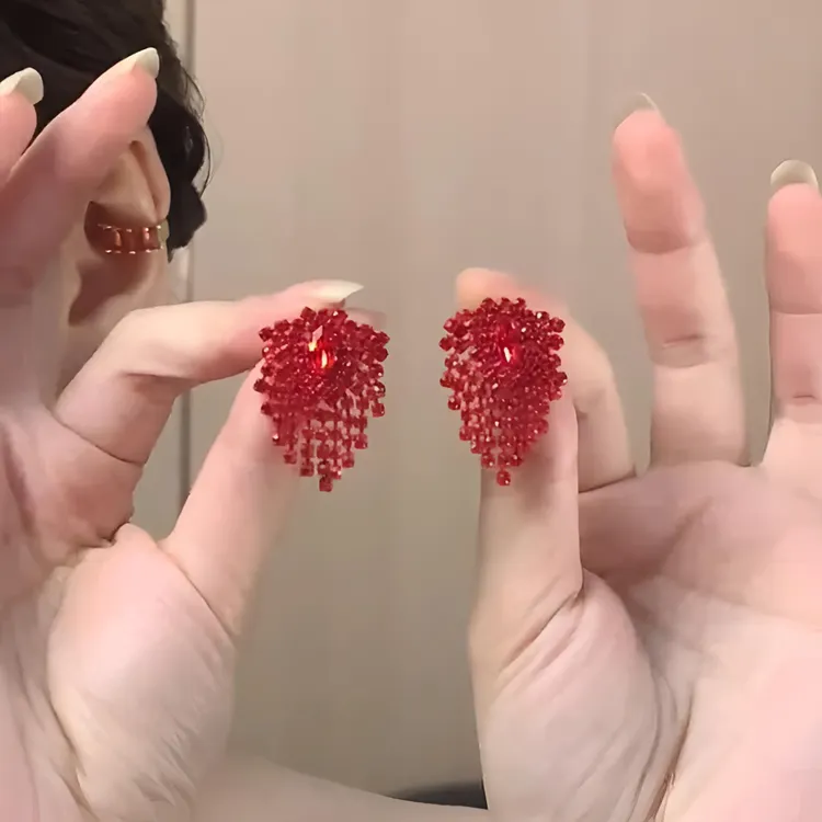 铜合金耳饰 气质新年红色流苏耳钉2025新高级感轻奢气质过年耳饰