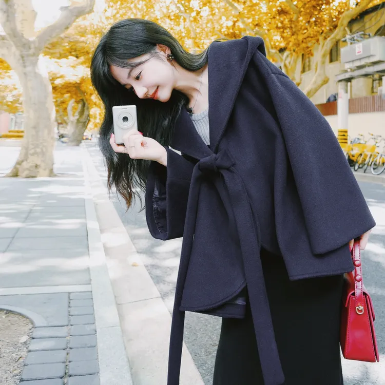 藏青色斗篷修身型女通勤加绒加厚款2025秋冬新款毛呢外套中长款