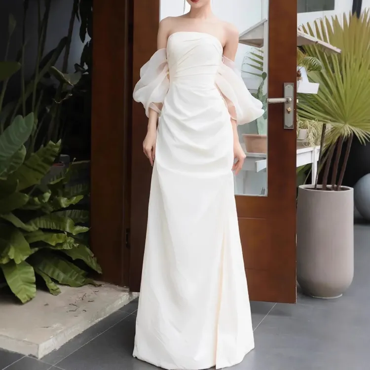 法式轻婚纱2025新款抹胸新娘外景旅拍晨袍礼服轻奢小众迎宾敬酒服