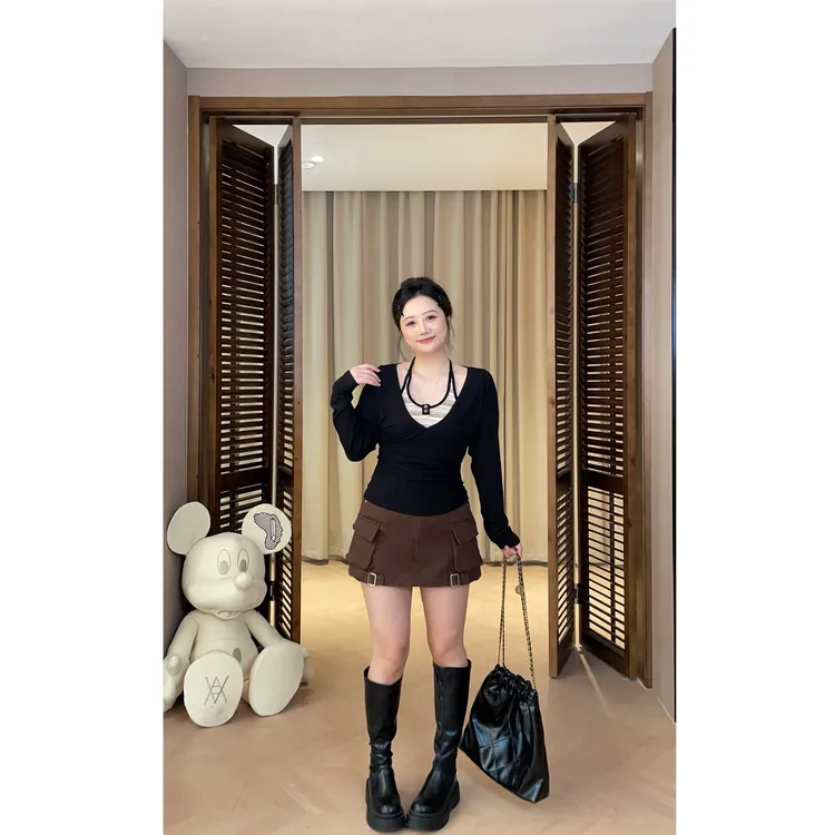 大萌萌 设计感挂脖长袖T恤上衣+工装半裙微胖显瘦套装P225Y16835