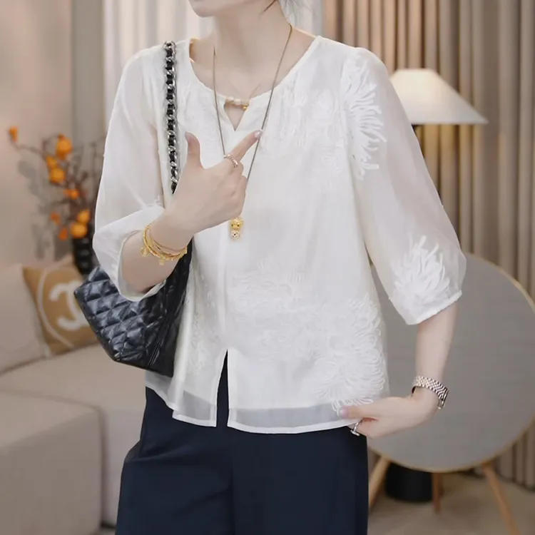 小V领设计感刺绣衬衫女款上衣胖mm显瘦大码女装短袖衬衣女