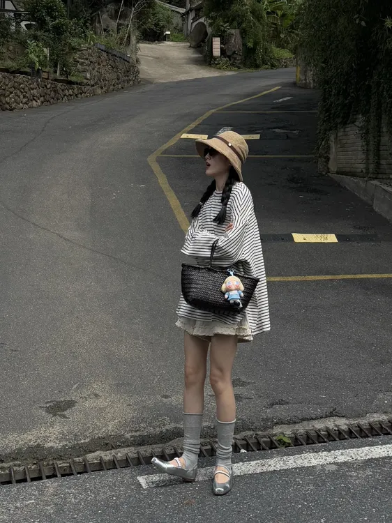 2025秋季新款女生韩系ins衣服简约宽松条纹长袖T恤上衣女短裤套装