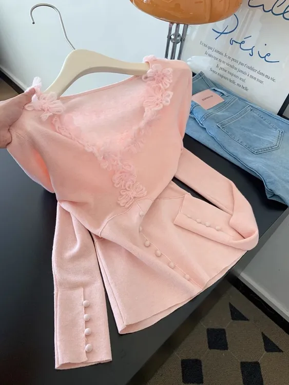 粉色v领针织衫毛衣女士2025新款修身显瘦上衣设计感小众秋季穿搭