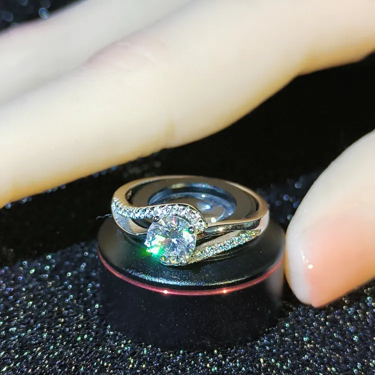 925银戒指 官方正品CK【天使之眼】莫桑石扭臂戒指女简约欧美求婚