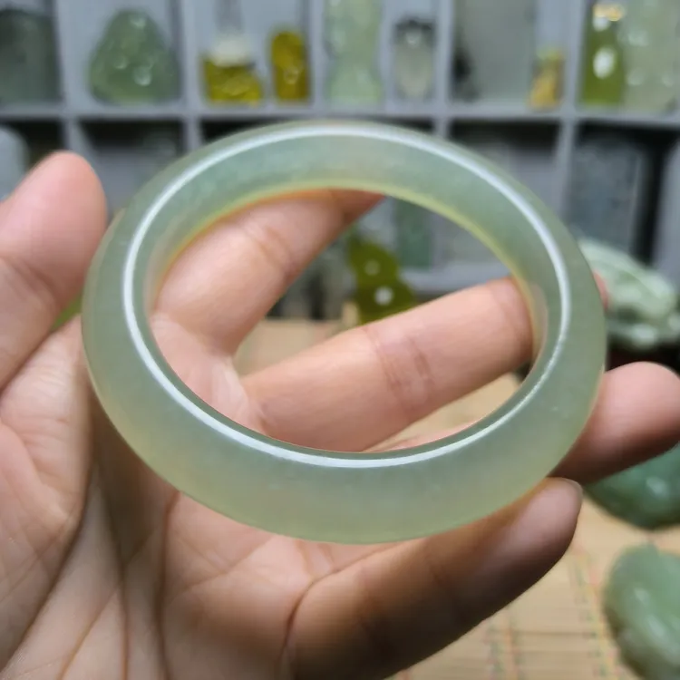 天然岫玉精品高冰手工打磨玉镯60+圈口美人条手镯正圈