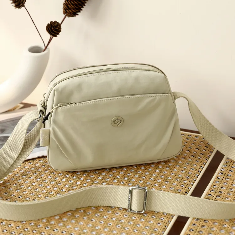 新款多层斜挎包女轻便休闲百搭单肩包通勤牛津布手机包H6-55