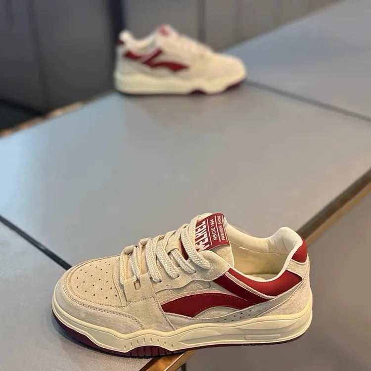 国潮男鞋秋冬季透气皮面小白鞋男网红高级爆款厚底休闲鞋子男潮鞋