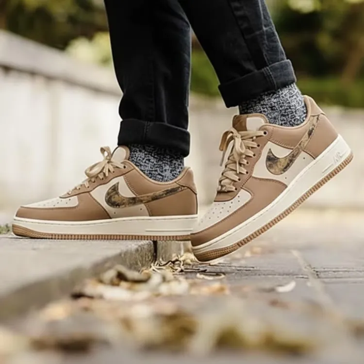 NIKE/耐克【年终狂欢季】男落叶卡其棕空军一号休板鞋IO9803200