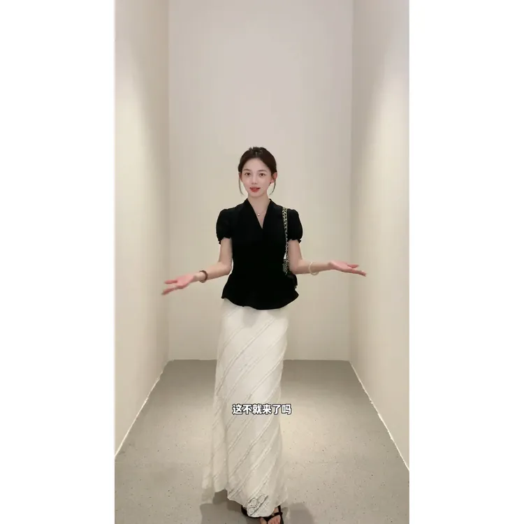 法式气质穿搭两件套装夏季新款黑色V领短袖上衣条纹鱼尾半身裙子