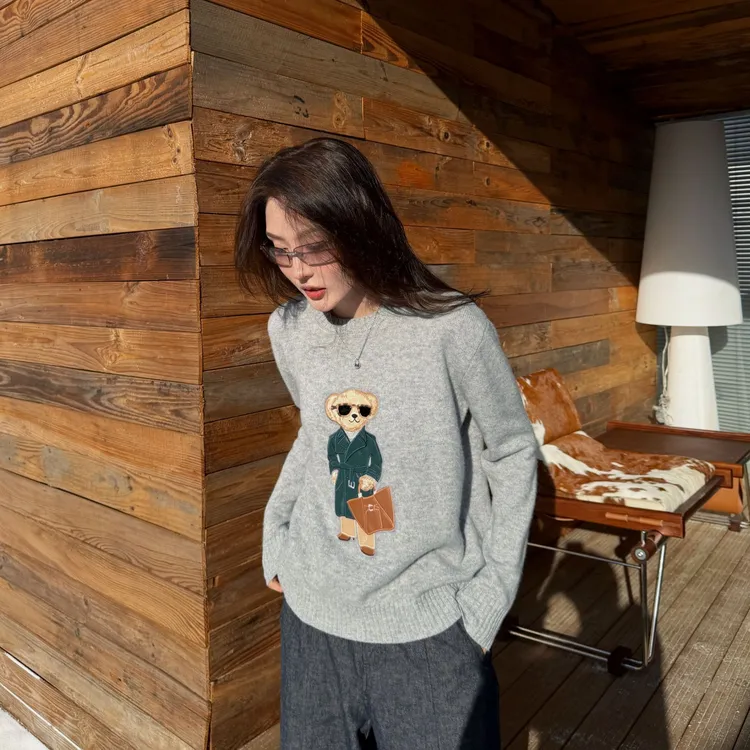 Moprobably李予诺「熊仔」"100%绵羊毛"定制立体贴布绣毛衣L5476007