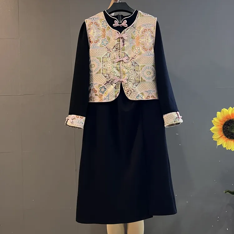新中式国风复古盘扣刺绣马甲➕长袖拼接褶皱连衣裙气质优雅两件套