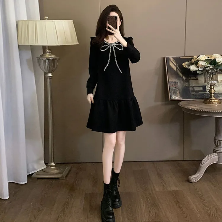 黑色法式高级感连衣裙女秋季2025新款减龄显瘦气质独特超好看裙子