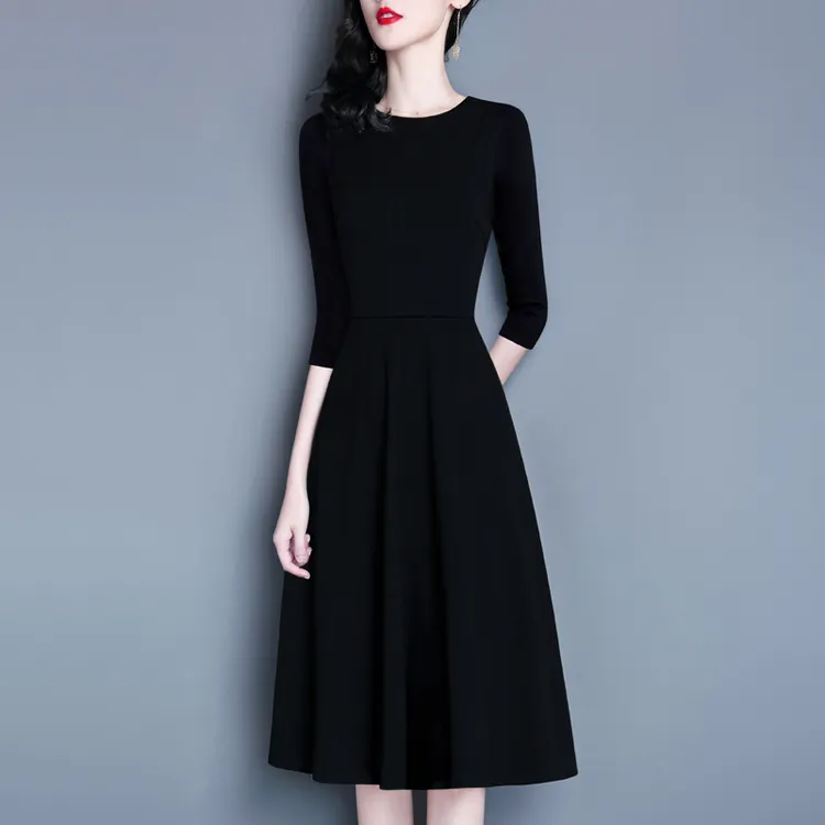 气质显瘦长袖小黑裙法式收腰赫本风春秋裙子A字裙打底名媛连衣裙