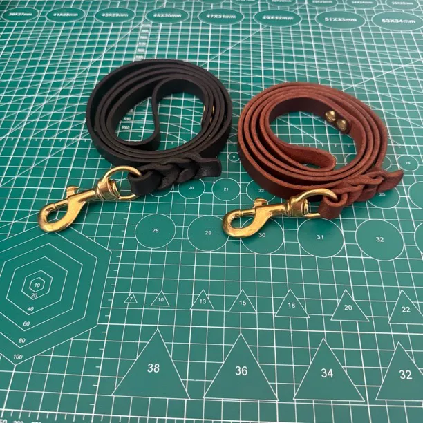 头层牛皮狗狗牵引绳适合大小型犬遛狗使用细犬格慧打场狗德牧马犬