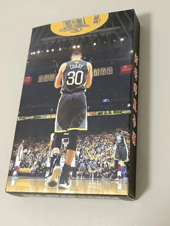NBA9.9米球星卡福盒，每盒两张，可以刺签字物料银蚀刻超巨折射
