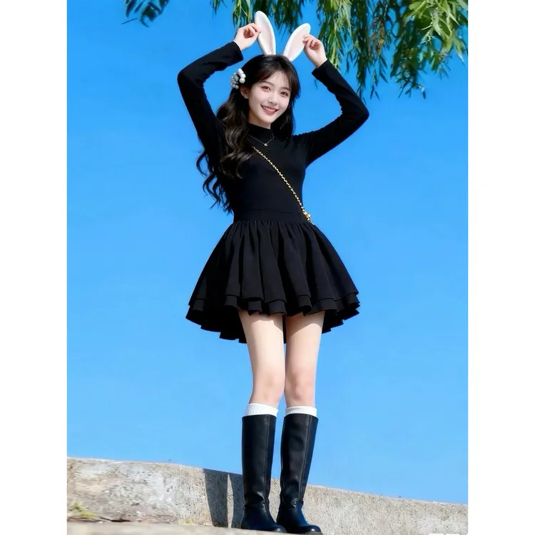 冬季法式松弛感穿搭miu系巨好看大方得体贵气感黑色修身连衣裙女