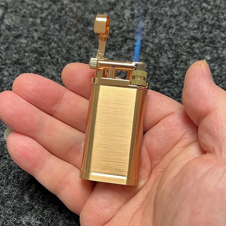 直冲火焰打火机 充气砂轮打火机 搓轮可视气仓打火机 包邮
