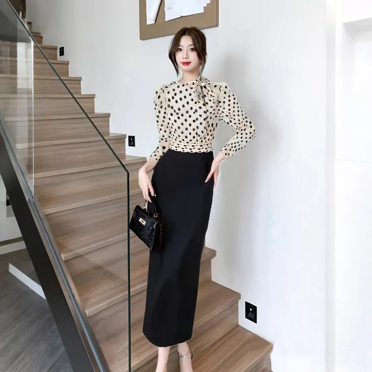 A黑白波点上衣配黑色高腰长裙女显瘦职场约会多场合穿搭套装D0609