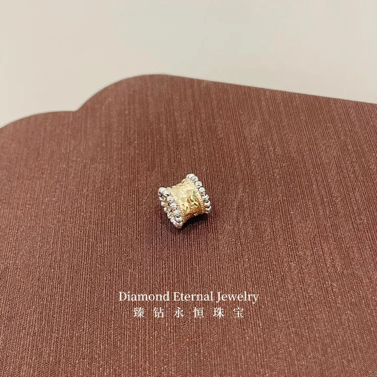 意大利进口18K金碎碎冰小蛮腰路路通吊坠8MM小巧精致百搭时尚轻奢