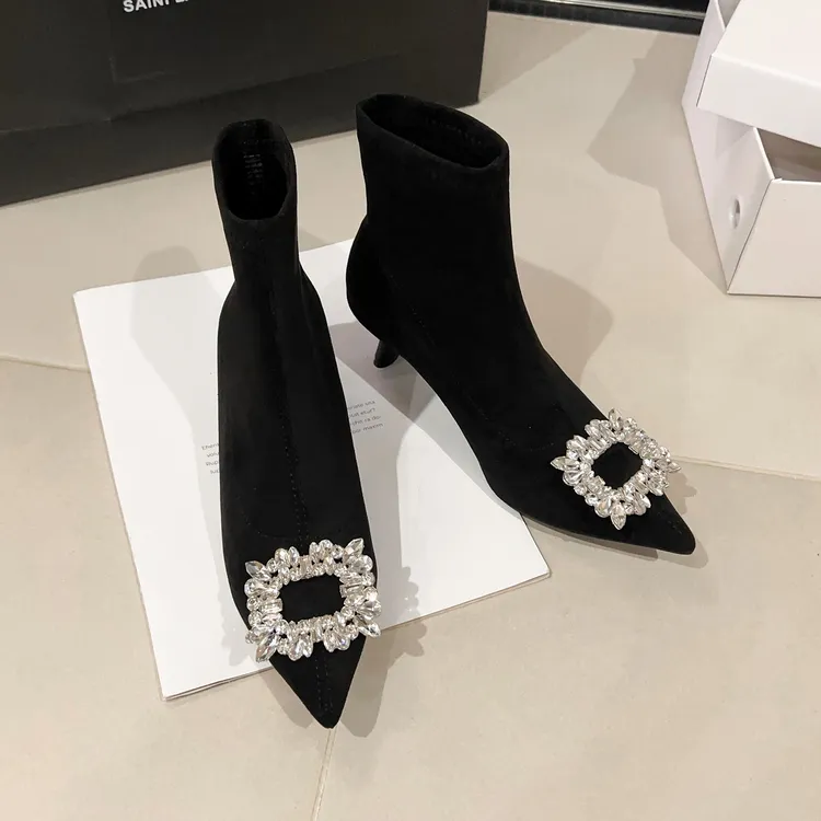 气质绒面黑色细跟高跟靴子女2025年新款职业尖头水钻瘦瘦靴短靴女