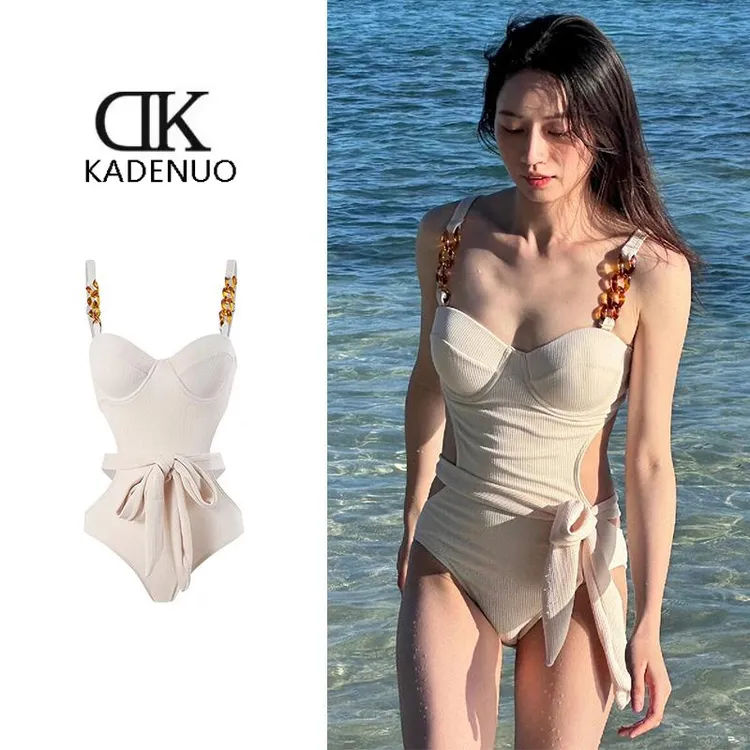 咖德诺温泉奶白色连体泳衣纯欲辣妹小胸钢圈聚拢修身比基尼包臀泳