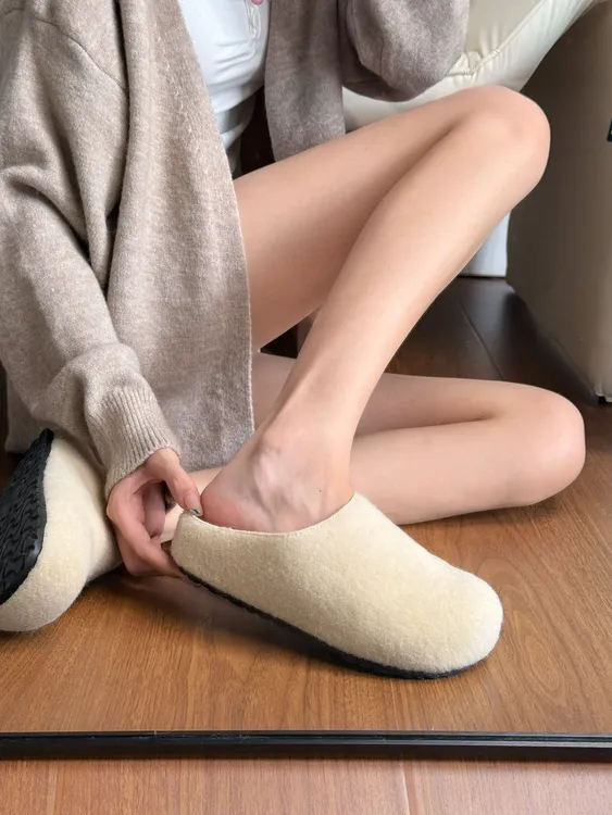 秋冬保暖加绒韩版毛毛拖简约风休闲风包头拖女纯色软底防滑鞋