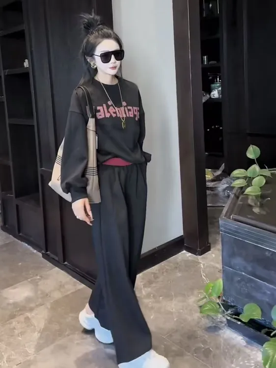美式城市运动风时尚套装拼接印花卫衣纯色直筒阔腿裤两件套270248