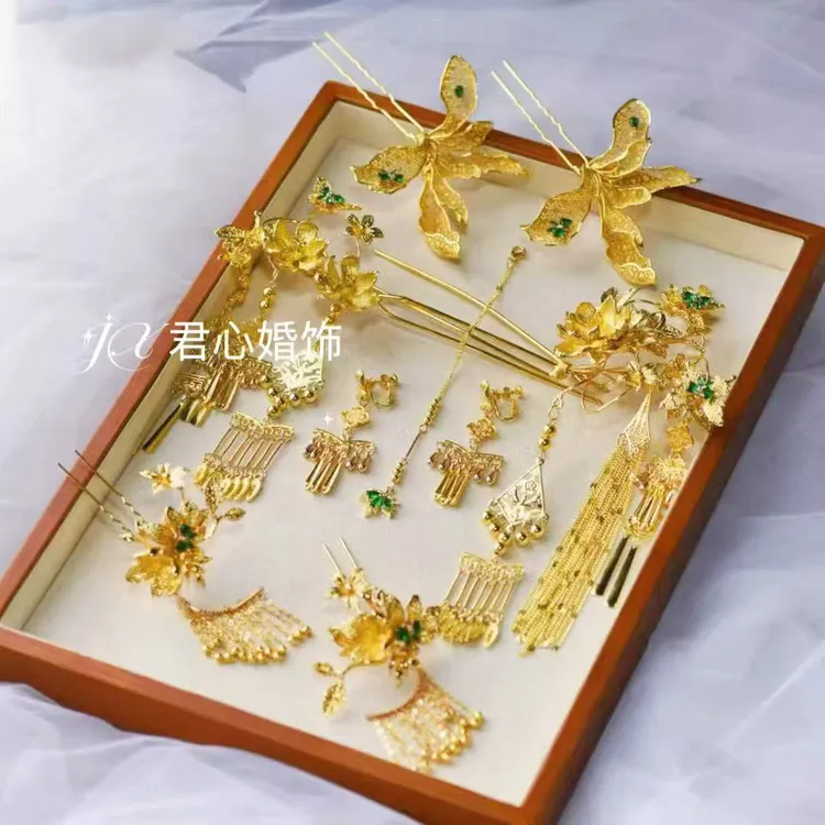 君心家 新品龙凤褂金钗绿钻流苏边夹九件套中式新娘饰品