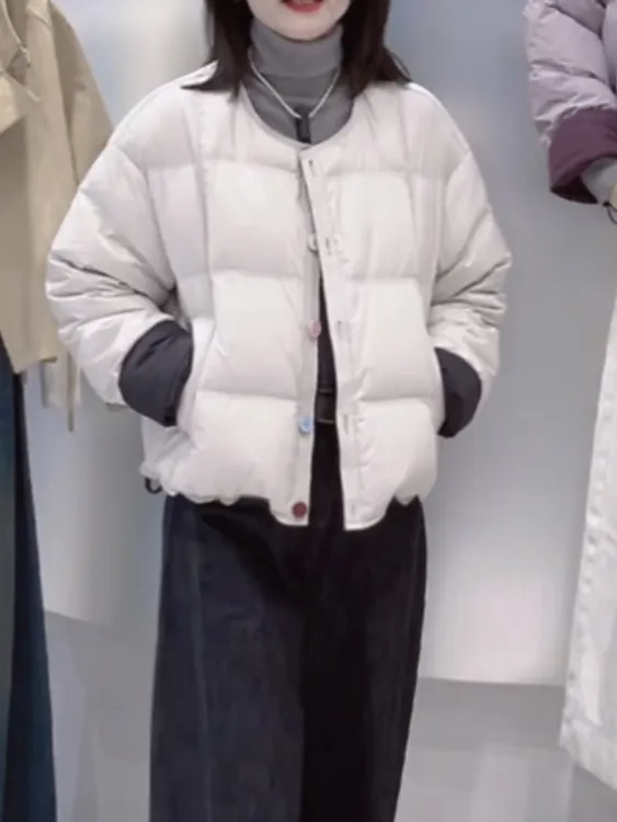 【90绒】时尚减龄圆领泡芙系列“90白鸭绒”短款羽绒服轻薄款