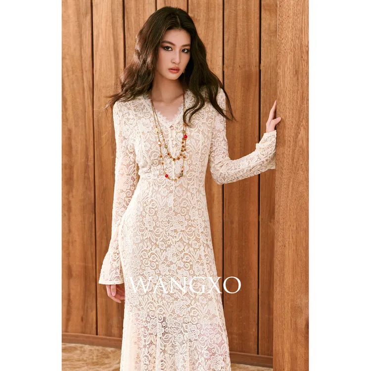 WANGXO  法式蕾丝气质花边V领鱼尾连衣裙2581100W