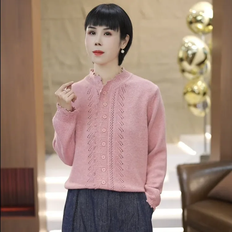 【渲渲推荐】XR-9793冬季花边领口门襟镂空设计小衫