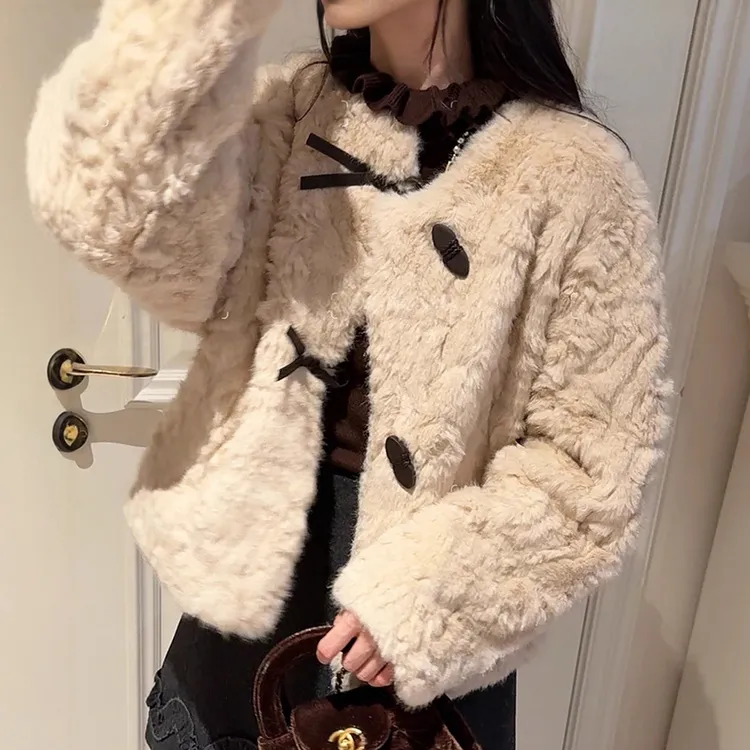 超好看牛角扣加厚毛毛外套女2025新款爆款秋冬高级感独特漂亮上衣