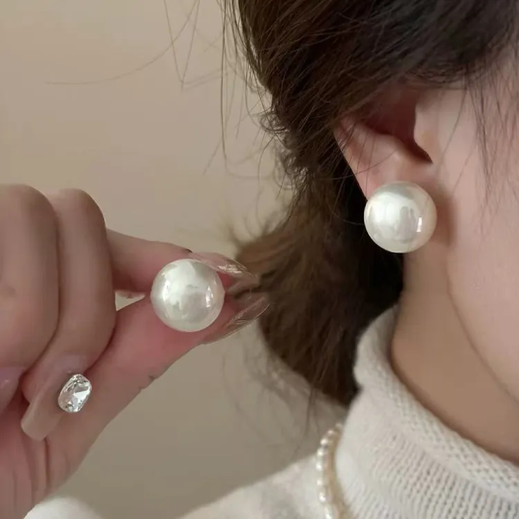 铜合金耳饰 【高端珠珠】夸张气质赫本显脸小高端20mm简约耳钉 A183