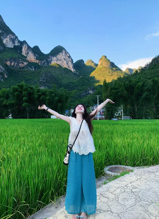 夏季法式休闲风慵懒风韩版时尚套装出游衣服女设计感上衣休闲裤子