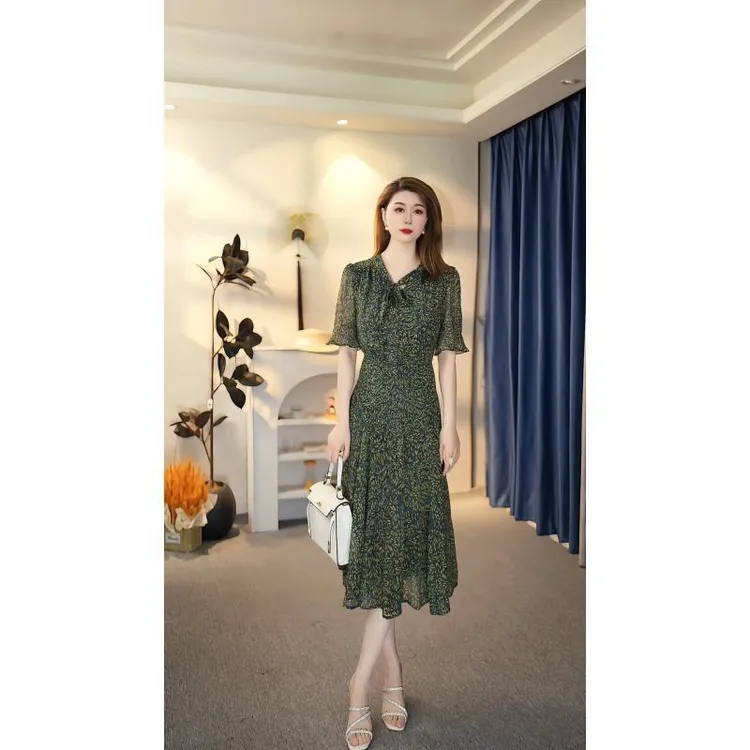 套头夏季拼接显瘦印花碎花连衣裙法式复古修身森系 B1989