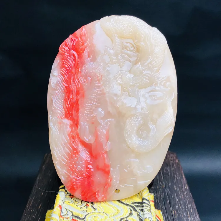 巴林鸡血石龙凤呈祥手把牌