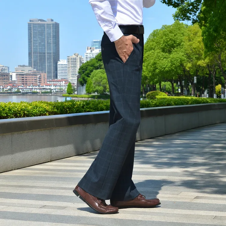 裕惜创意格纹裤子男款秋冬款微喇裤黑色格子高档喇叭裤垂感西裤男