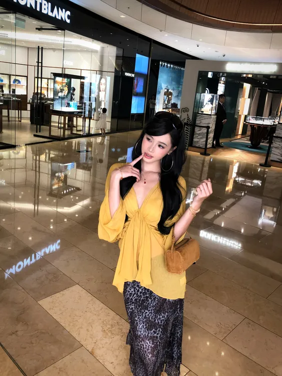 is阿甜专属（6圆运补）慵懒风V领姜黄色褶皱上衣女+豹纹弹力不规则松紧半身裙