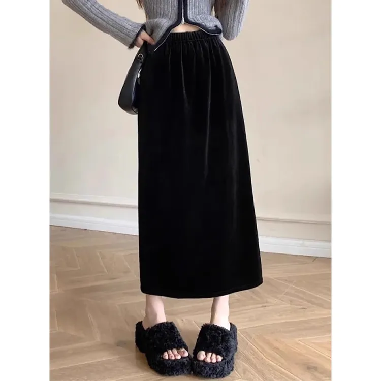 黑色金丝绒半身裙女春秋冬2025新款高端加绒开叉直筒显瘦a字长裙