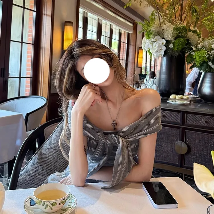 多种穿法设计感扭结一字肩条纹修身T恤女夏季无袖背心上衣短袖