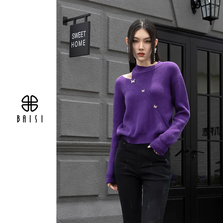 BAISI/百丝简约秋季镂空斜切半露肩设计感长袖针织衫