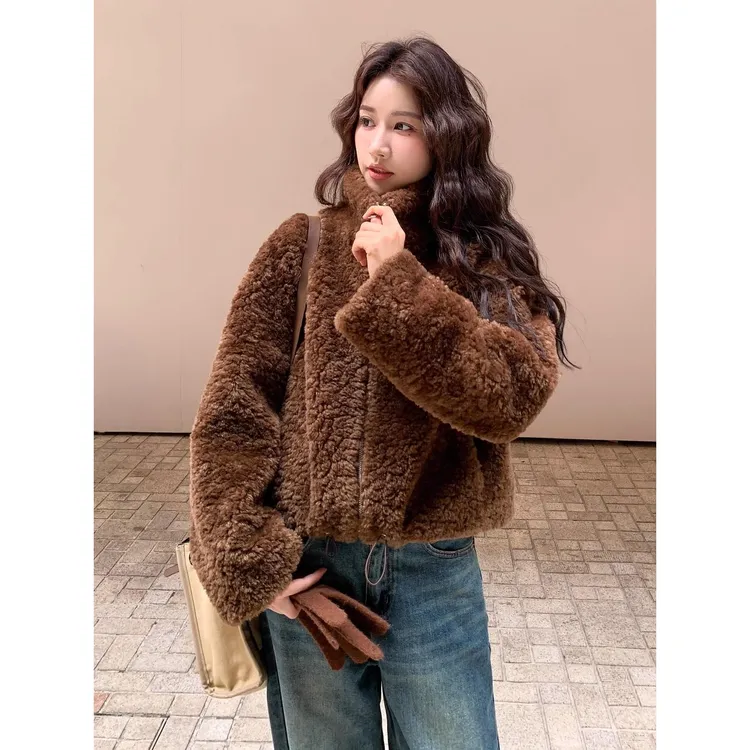 蓬松柔软棕色小立领绒毛短外套女2025秋冬时髦范保暖休闲酷感外套