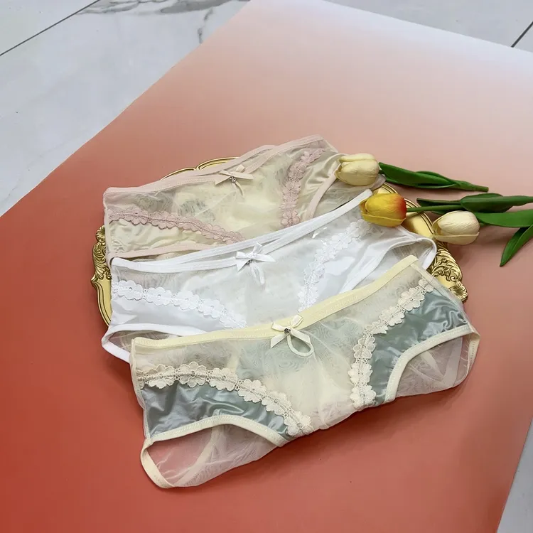 三条装时尚潮流蕾丝花朵锦缎拼接网纱女士小裤