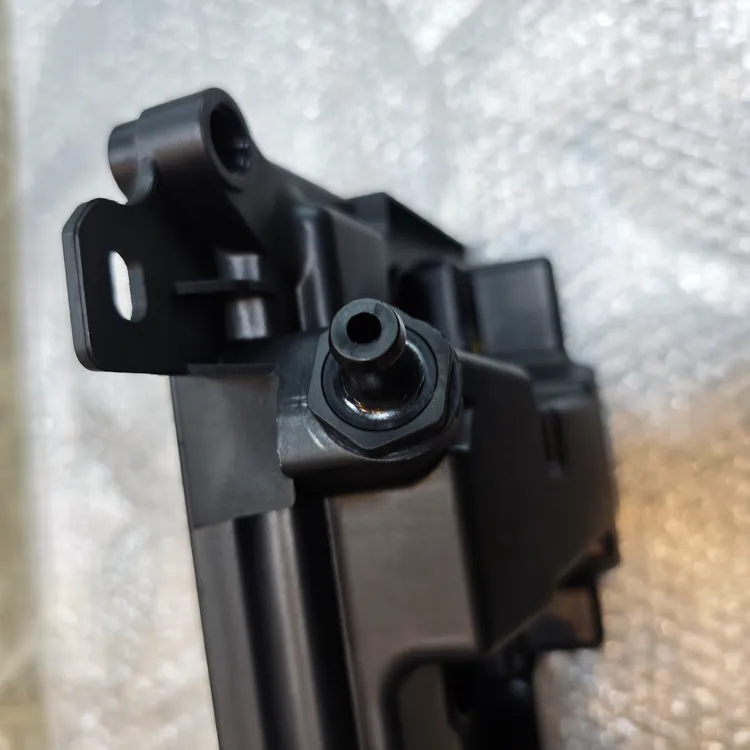 适用日产第七代新天籁新奇骏新逍客 气门室盖总成 全新原装马勒