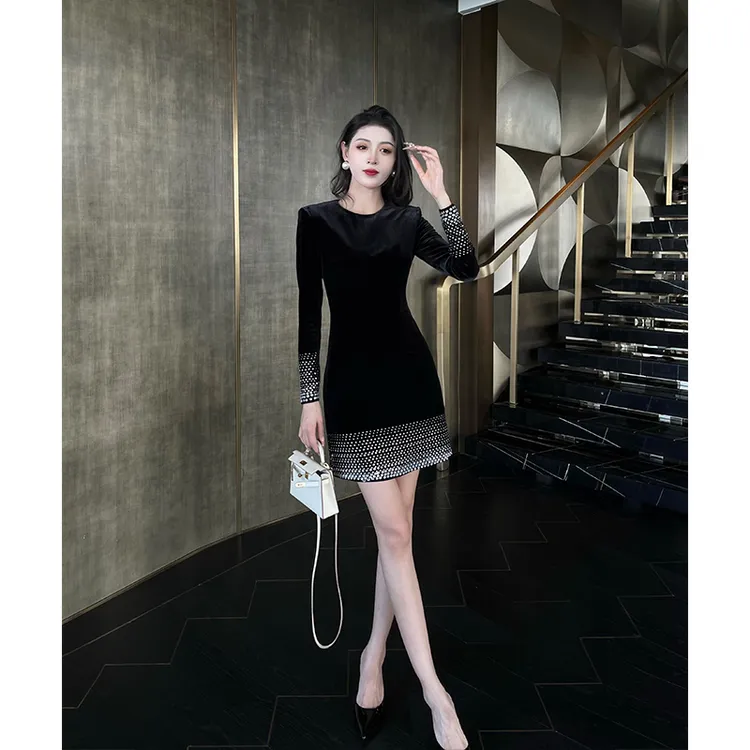 尤克菲儿 轻奢高定丝绒气质优雅修身显瘦高级感高腰连衣裙