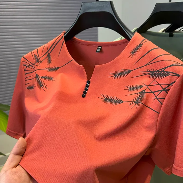 优桓印花桃心领短袖男2025新款男装休闲V领t恤半袖体恤潮牌上衣服