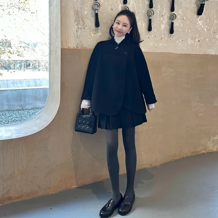 韩系千金毛呢套装裙女2026冬新款黑色立领斜襟外套百褶半裙两件套