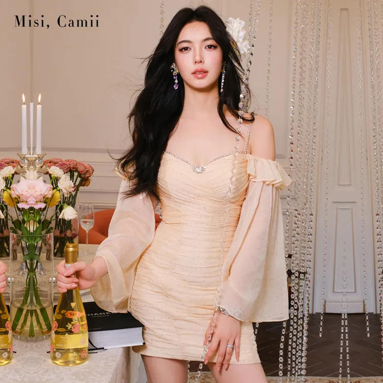 Misi,Camii2025夏季新款女装烫钻露肩拉褶连衣裙修身包臀吊带显瘦